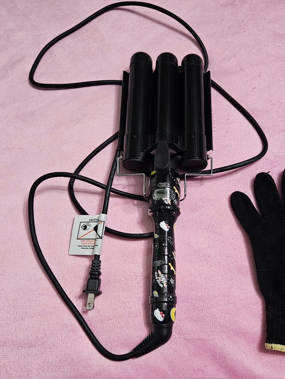 INH Hair x Hello Kitty Triple Barrel Hair Waver with Black Heat-Resistant Glove